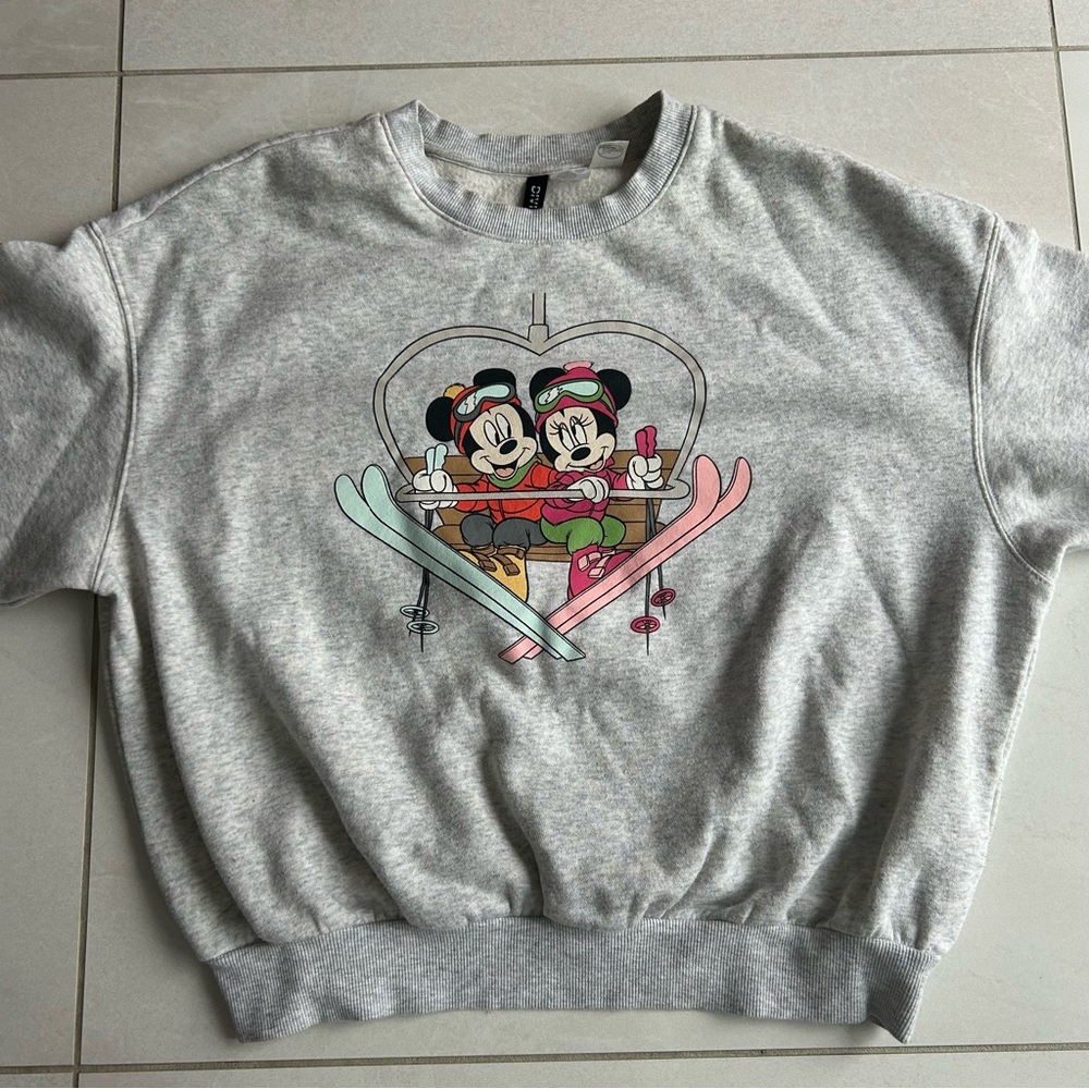 Mickey & Minnie Ski Grey Sweatshirt / Size Large